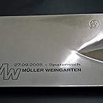 Ziergravuren und -beschriftungen